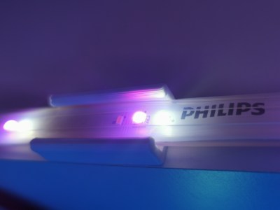 Veggfeste til Philips Hue Lightstrip