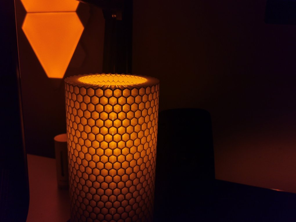 Honeycomb lampeskjerm med lampefot - 2022 LIMITED EDITION - Bilde 7