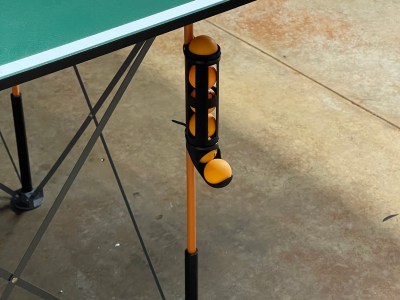 Veggfeste til bordtennisballer (ping pong)