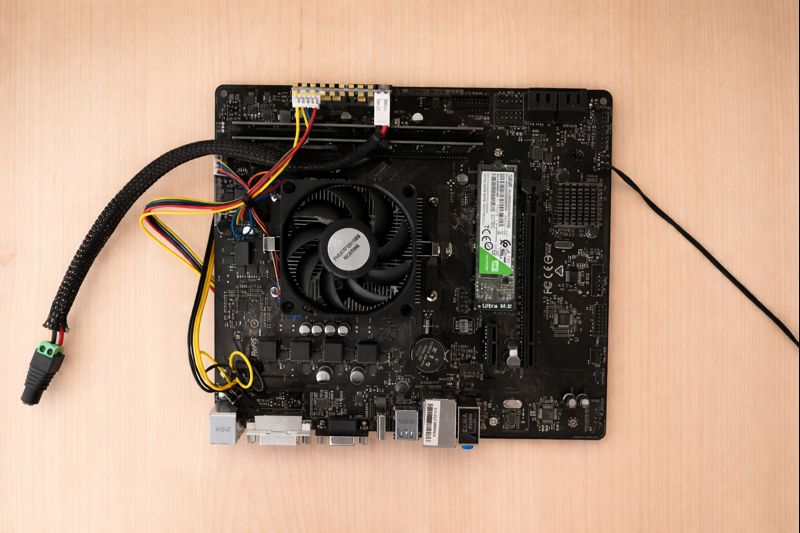 MicroATX hovedkort veggfeste